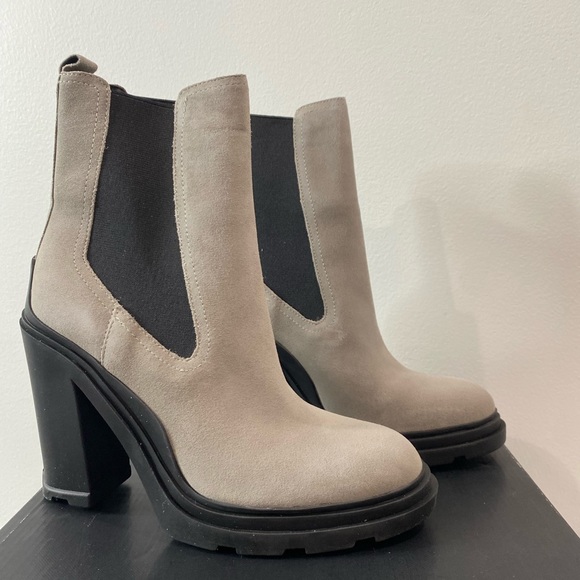 Marc Fisher Ramiro Leather Bootie 8 - Picture 7 of 11